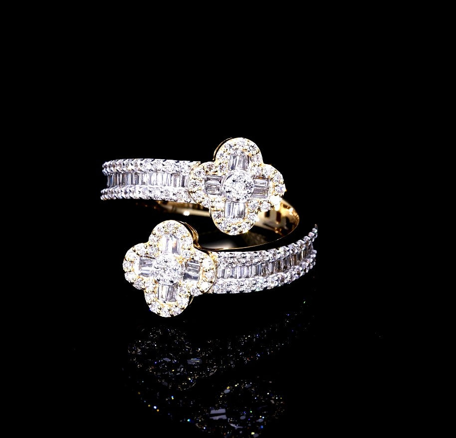 DOUBLE CLOVER VVS DIAMOND RING