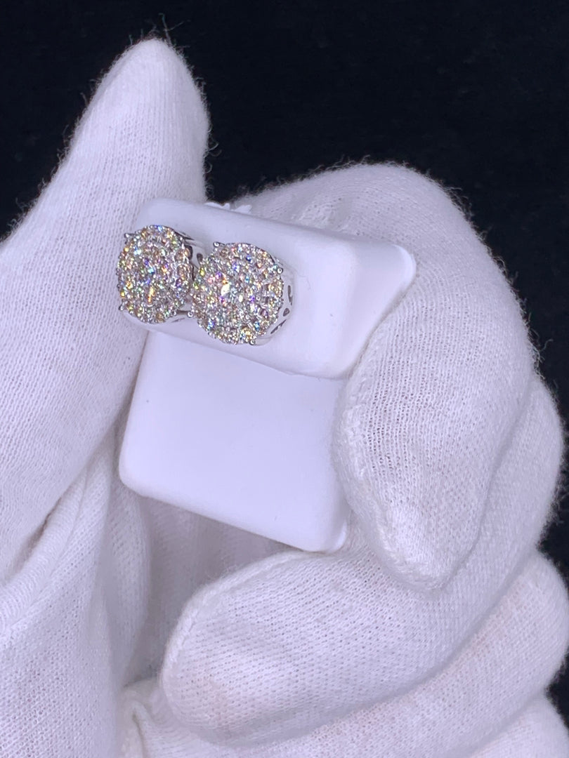 New Ice🧊🥶 14k Solid gold diamond earrings featuring 2.10cts of high clarity VVS round diamonds