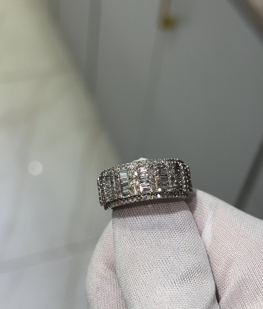 White gold diamond ring