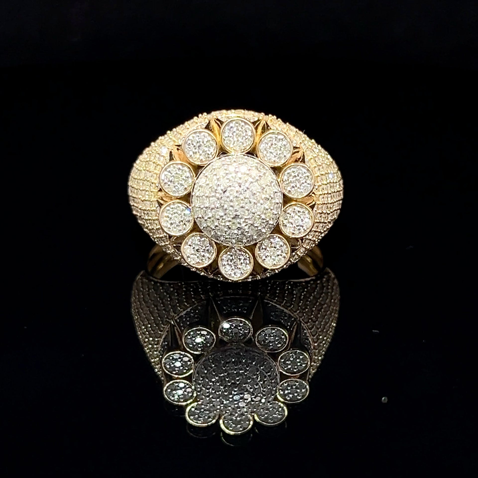 CHRISTMAS SPECIAL YELLOW GOLD DIAMOND RING