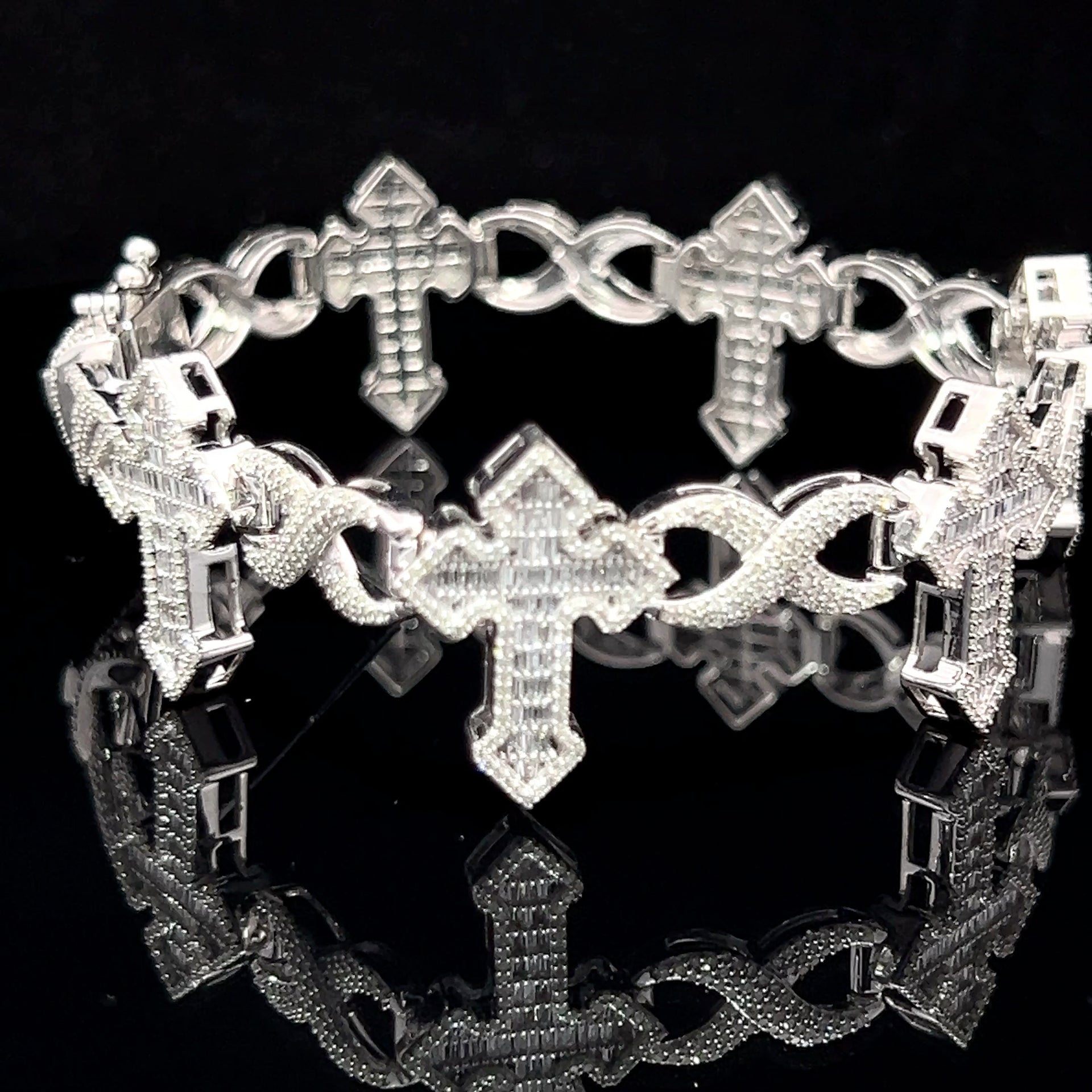 WHITE GOLD NATURAL DIAMOND CROSS BRACELET