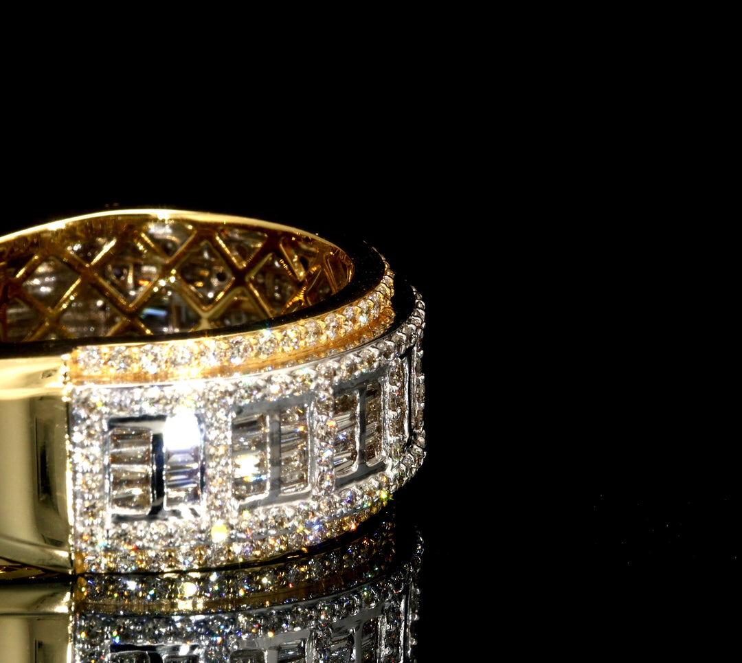 YELLOW GOLD DIAMOND BAGUETTE VS RING
