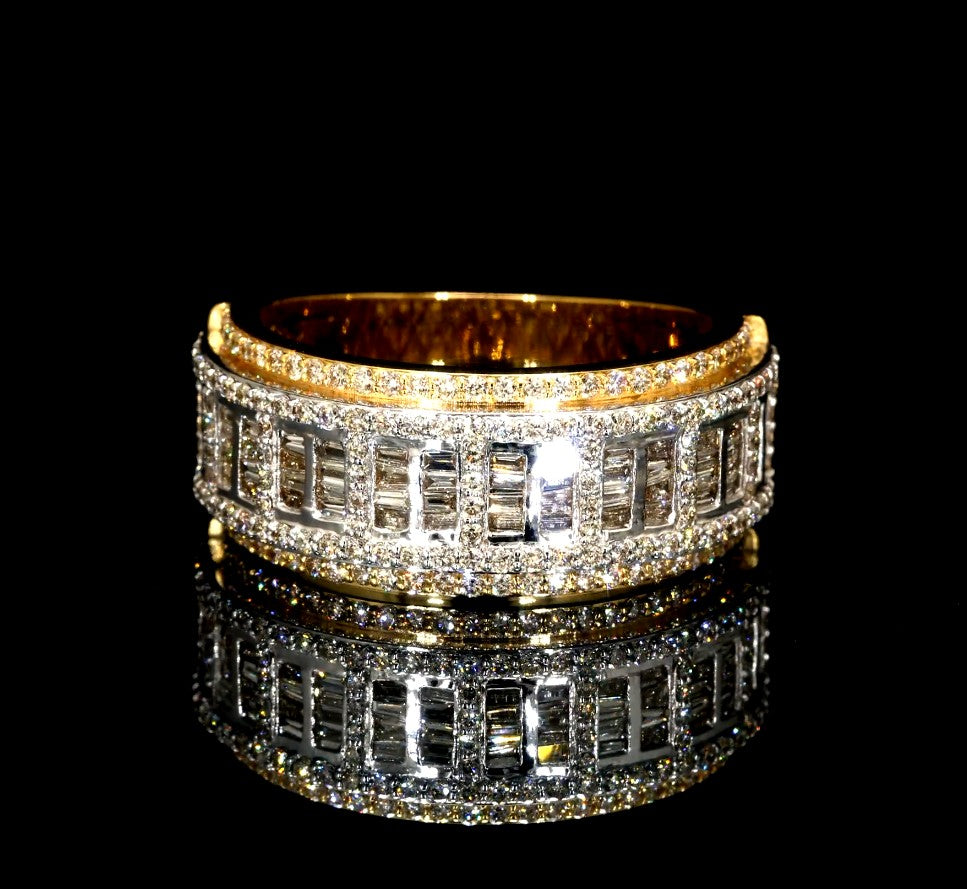 YELLOW GOLD DIAMOND BAGUETTE VS RING