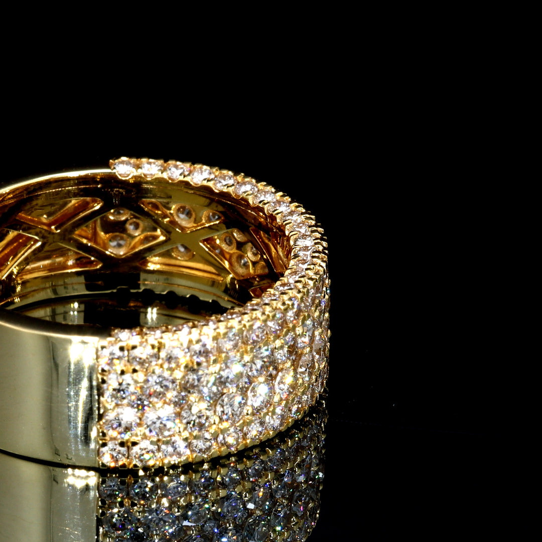 YELLOW GOLD DIAMOND BAND VVS RING