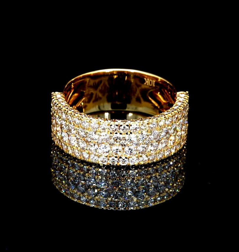 YELLOW GOLD DIAMOND BAND VVS RING