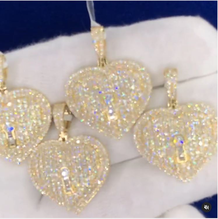 14k solid yellow gold round diamond heart pendants 2.54Cts