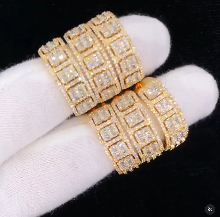 Solid 14k yellow gold diamond rings featuring 1.25Cts of high clarity baguette & round VS diamonds