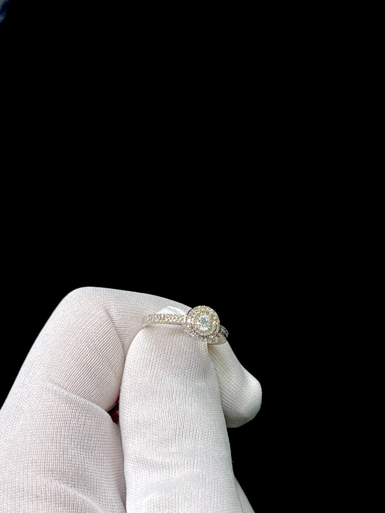 14k white gold diamond ladies ring