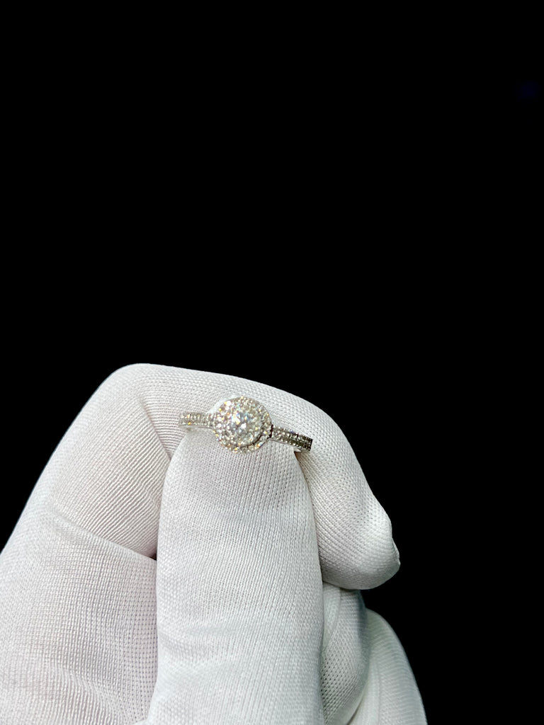 14k white gold diamond ladies ring