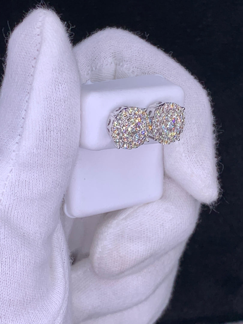 New Ice🧊🥶 14k Solid gold diamond earrings featuring 2.10cts of high clarity VVS round diamonds